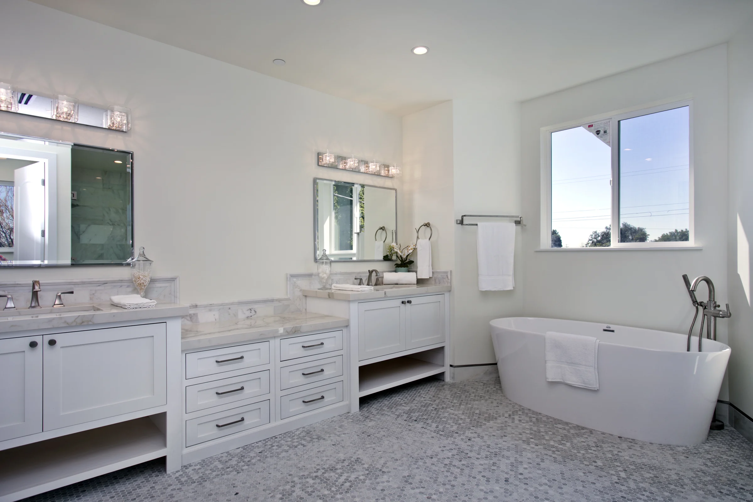 2931 Military Avenue · Project photograph 14