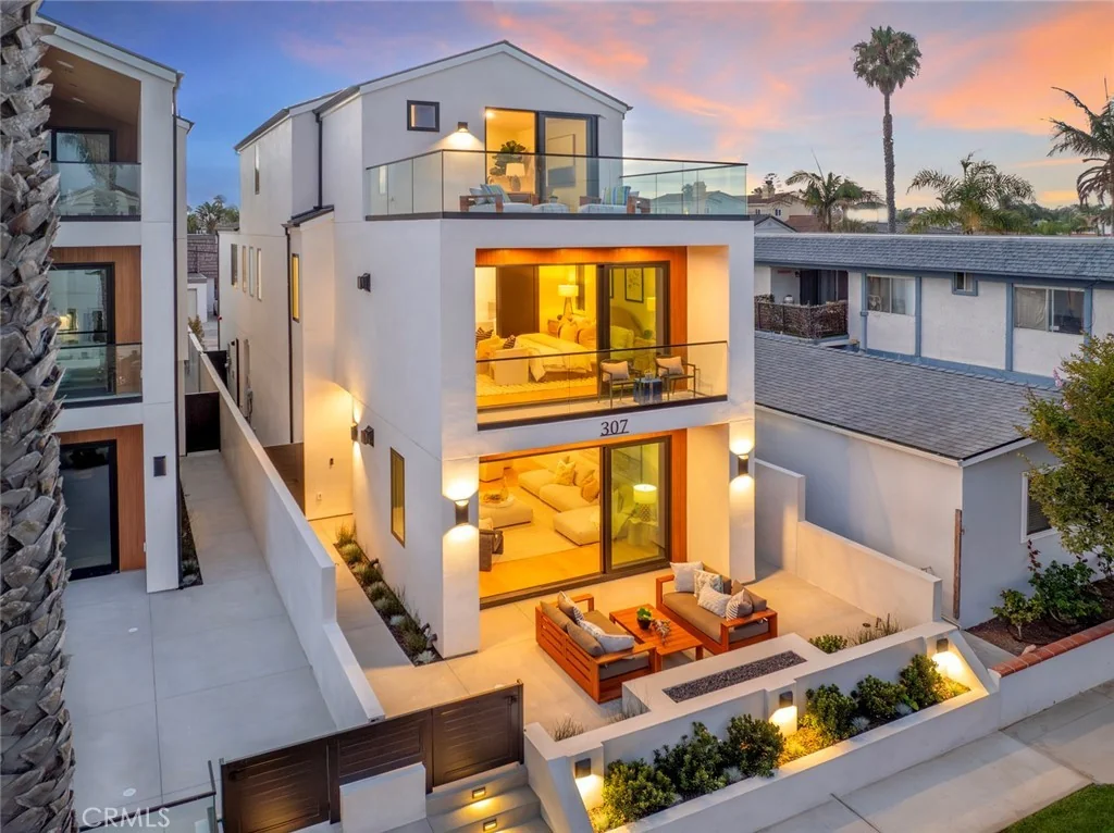 307 14th Street · Exterior — 307 14th Street