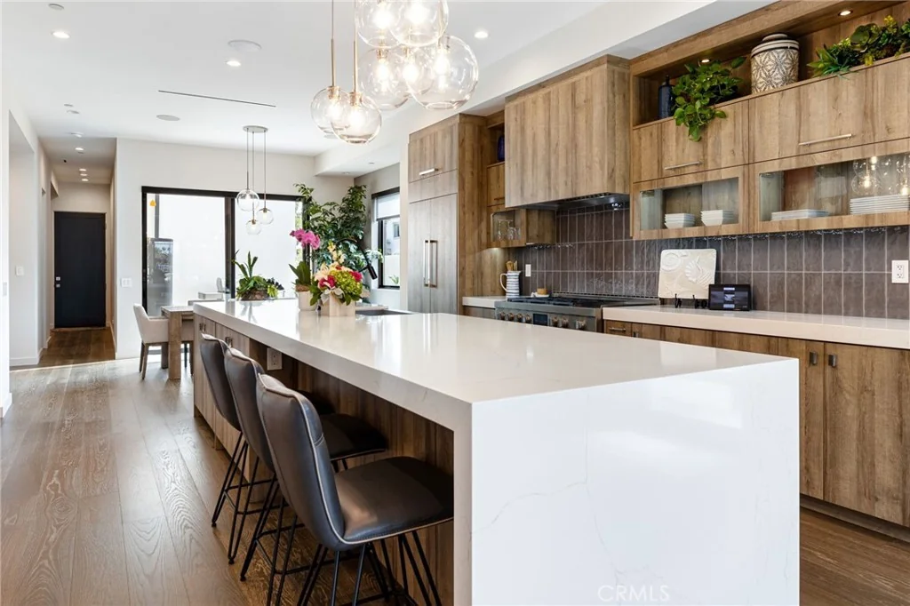 1002 Huntington Street · Kitchen and island