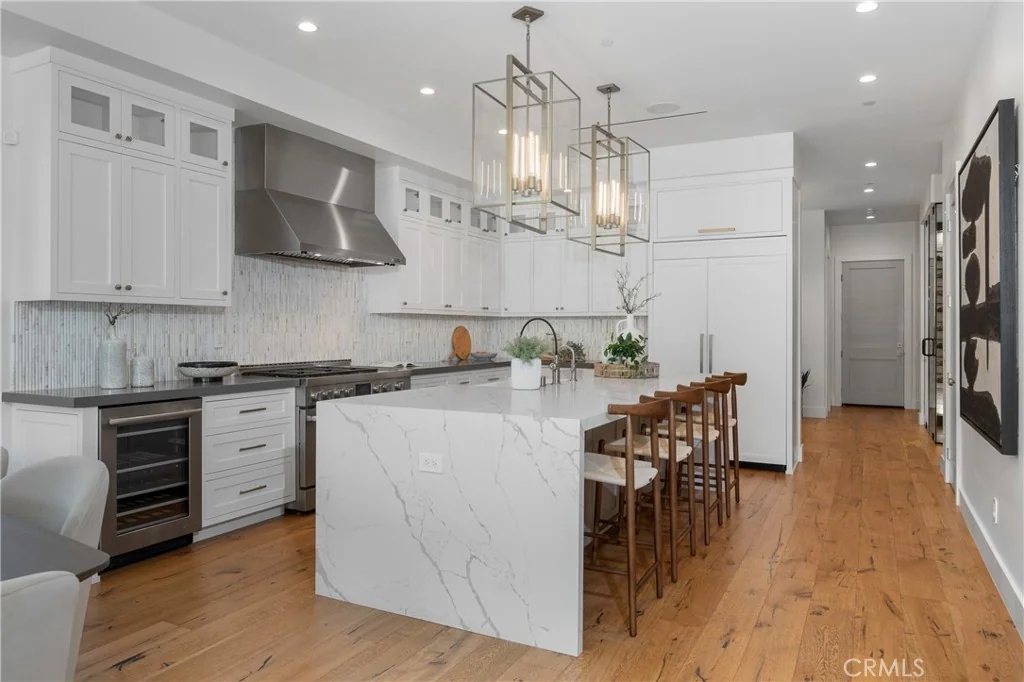 1004 Huntington Street · Kitchen