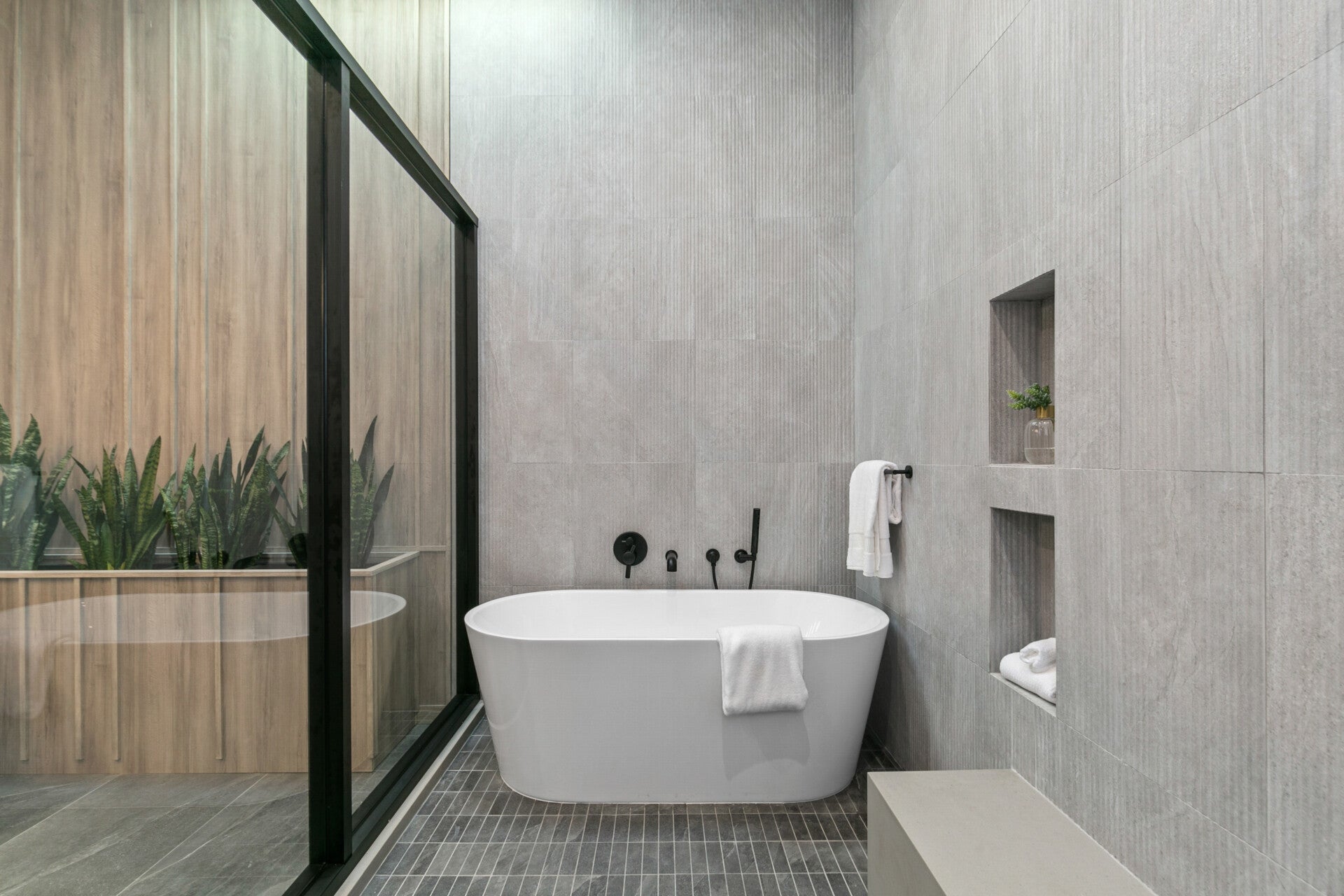 Bathroom finishes at 215 Lincoln Avenue