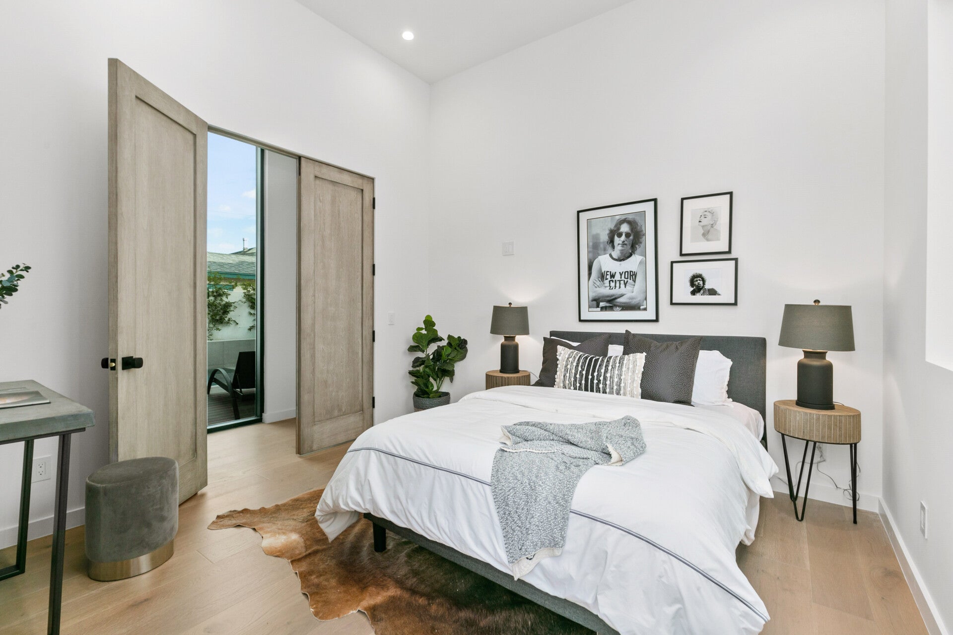 A second bedroom at 215 Lincoln Avenue
