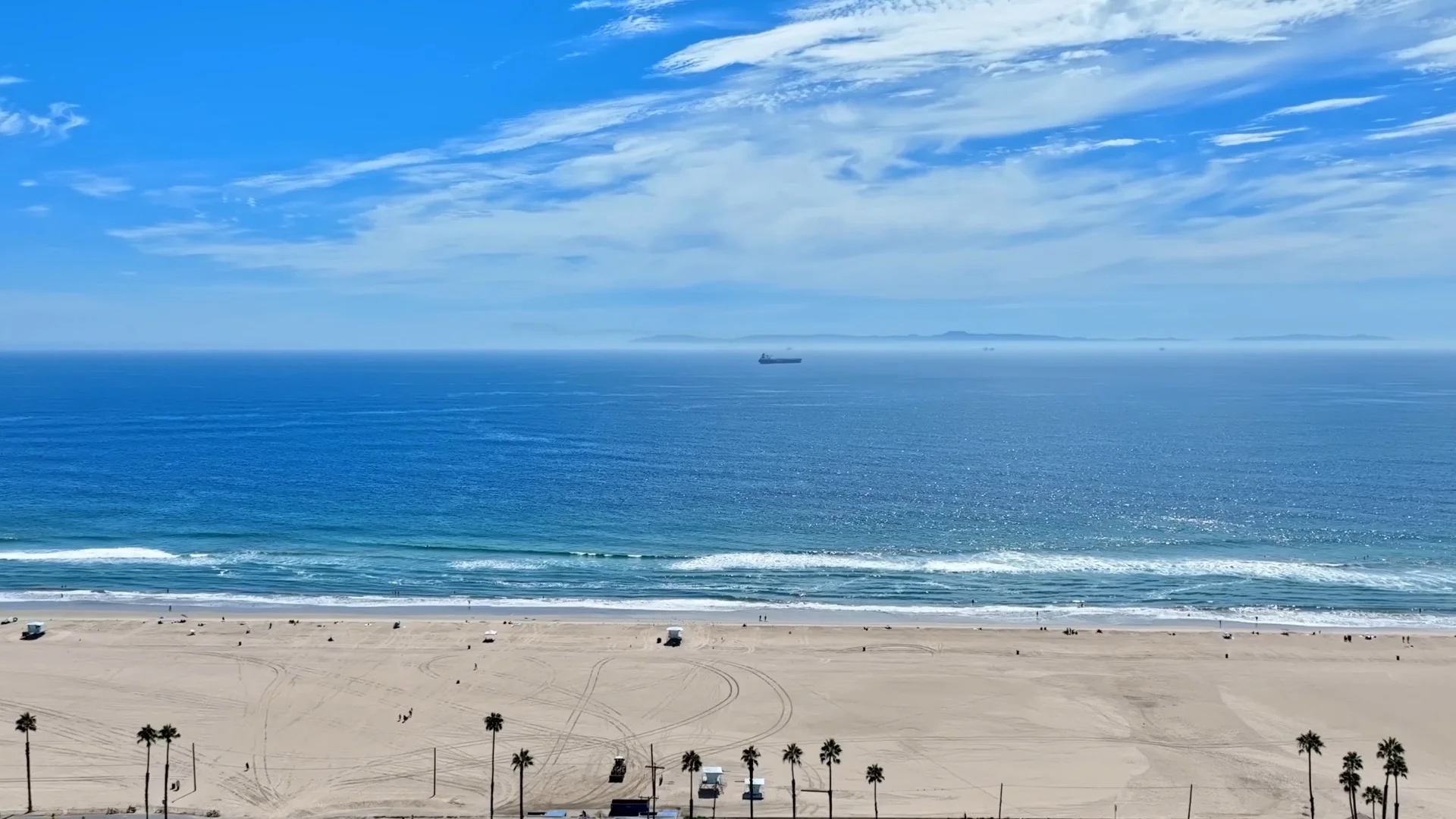 Pacific Ocean and Huntington Beach coastline